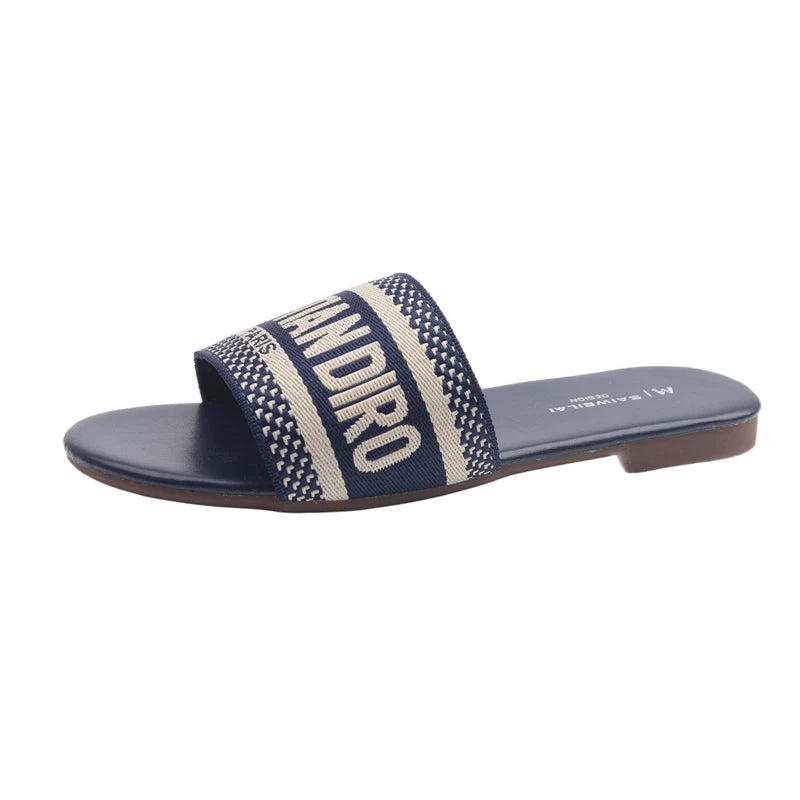 2025 New Casual Plus Size Flat Bottom Sandals Women's Hot Selling Vintage Outerwear Slippers Fashion Style Adult Footwear