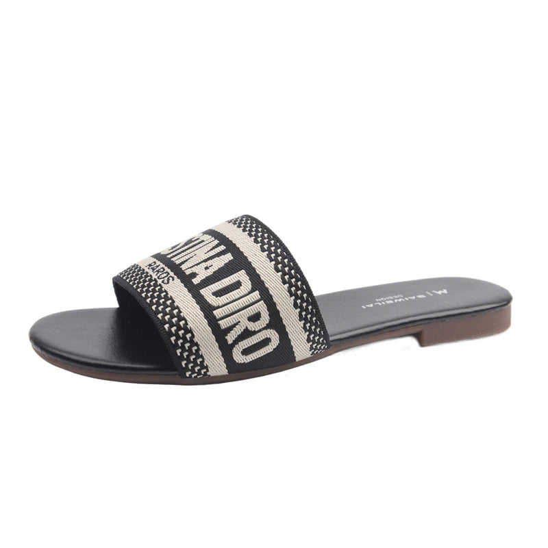 2025 New Casual Plus Size Flat Bottom Sandals Women's Hot Selling Vintage Outerwear Slippers Fashion Style Adult Footwear